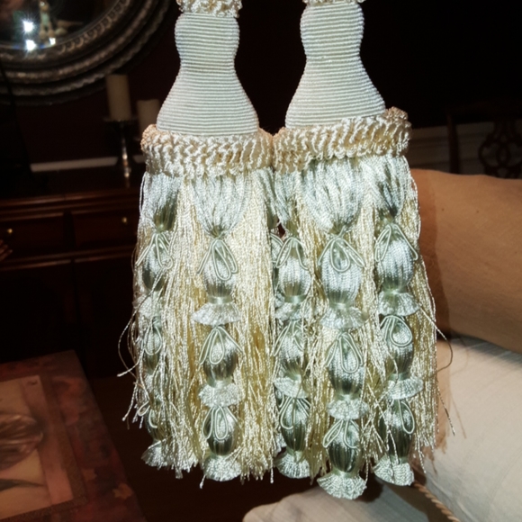 Large Decorative tassel - Picture 2 of 6